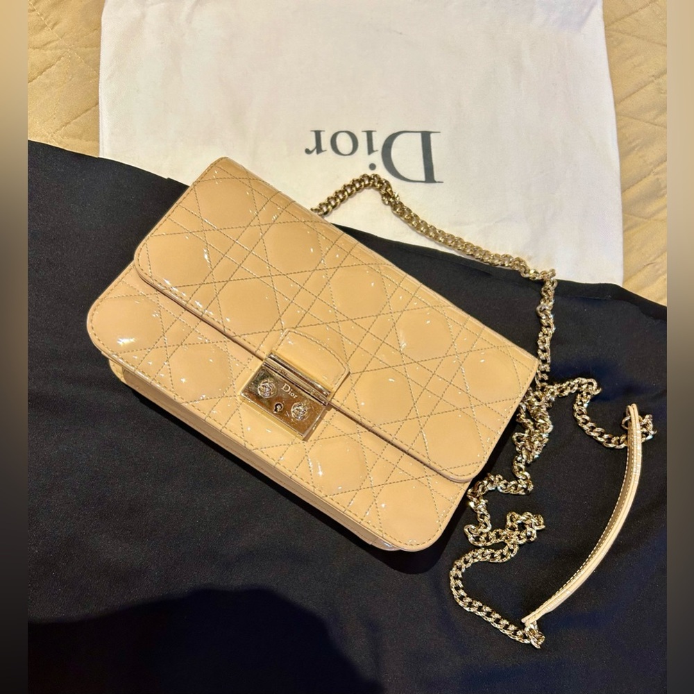 CHRISTIAN DIOR
Small Cannage Miss Dior Bag in Excellent Gently Used Condition.